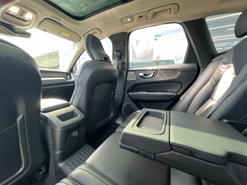 Used 2022 Volvo XC60 T8 Inscription w/ Advanced Package image 19