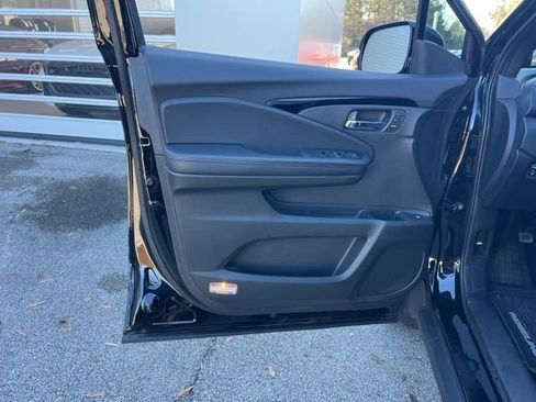 Used 2023 Honda Ridgeline Black Edition image 25