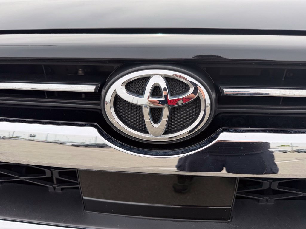 Used 2020 Toyota 4Runner Limited w/ Convenience Package AWD/4WD image 9