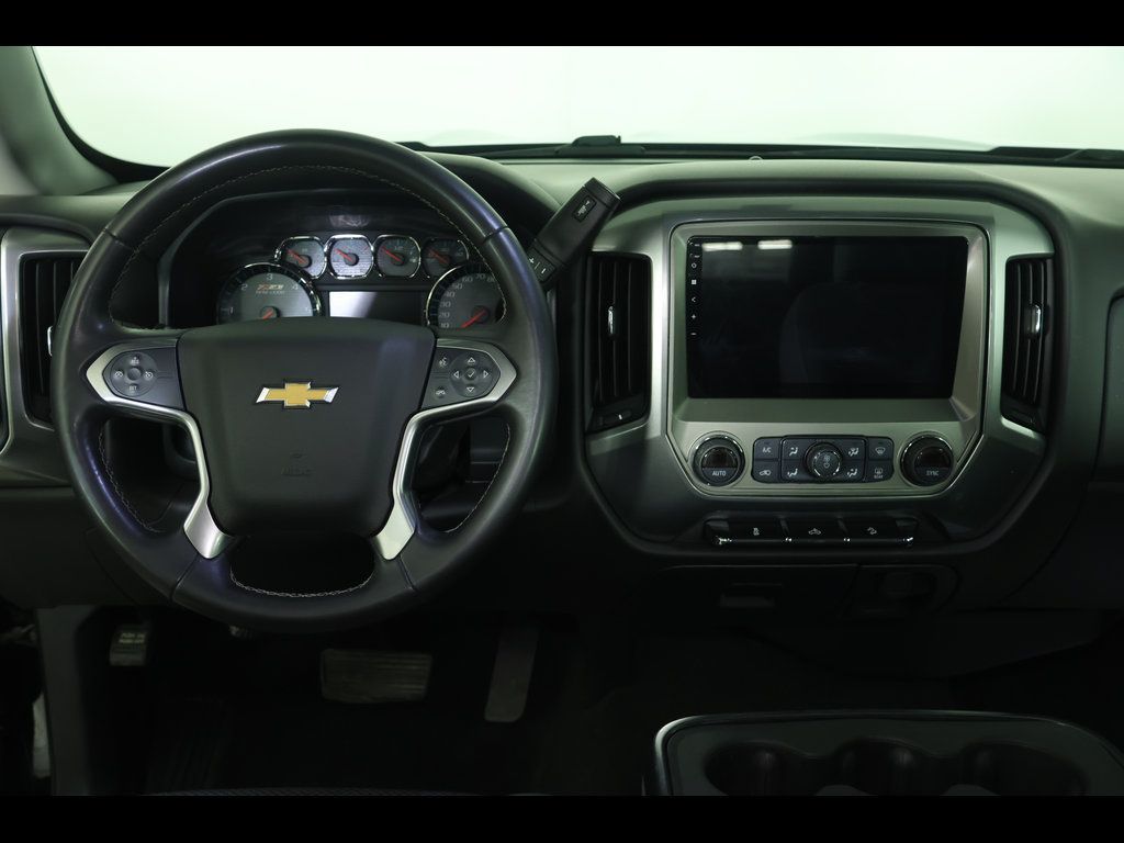 Used 2018 Chevrolet Silverado 1500 LT w/ Redline Edition AWD/4WD image 17