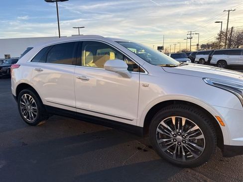 Used 2017 Cadillac XT5 Premium Luxury image 11