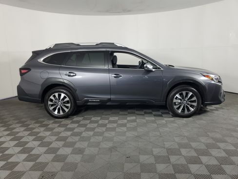 Used 2025 Subaru Outback Touring w/ Tech Package 2 AWD/4WD image 3