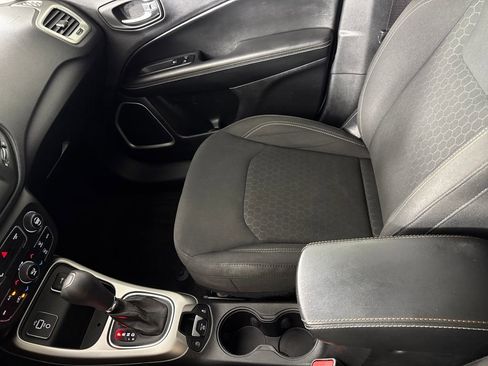 Used 2018 Jeep Compass Sport w/ Tech Group image 17