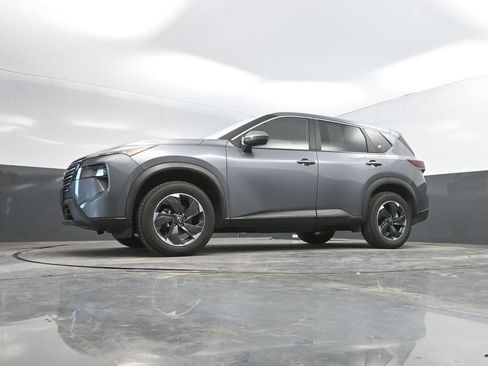 Used 2025 Nissan Rogue SV AWD/4WD image 36