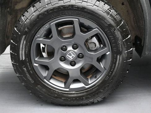 Used 2025 Honda Pilot TrailSport image 36