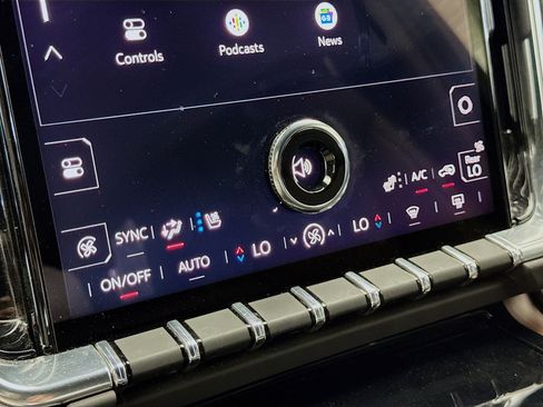 Used 2025 GMC Yukon Denali image 11