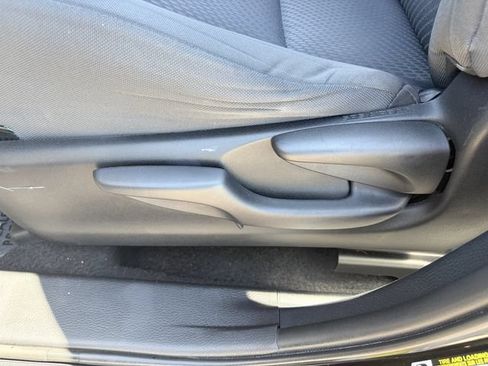 Used 2019 Toyota Highlander LE FWD image 21