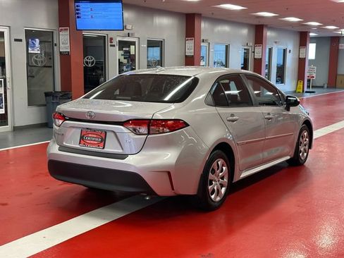 Used 2024 Toyota Corolla LE FWD image 4
