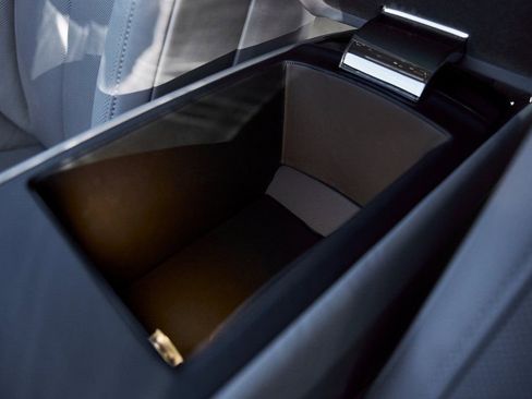 Used 2025 Rolls-Royce Phantom Sedan RWD image 74