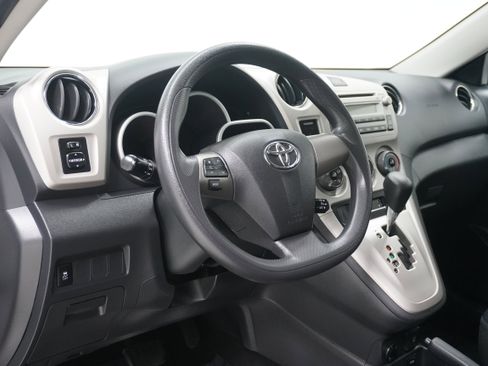 Used 2012 Toyota Matrix S image 9