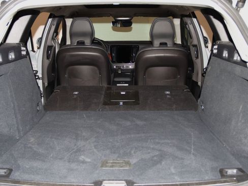 Used 2025 Volvo V60 B5 Cross Country Plus image 63