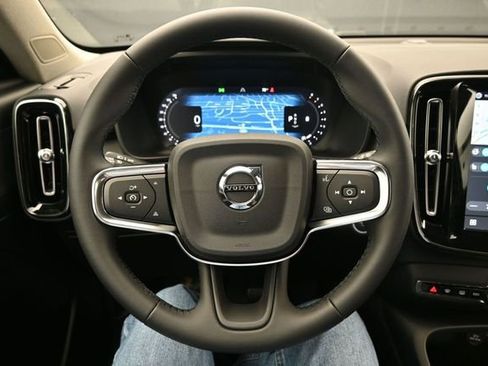 New 2026 Volvo XC40 B4 Core w/ Climate Package FWD image 22