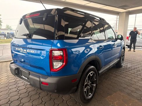 Certified 2025 Ford Bronco Sport Outer Banks w/ Outer Banks Tech Package+ AWD/4WD image 6