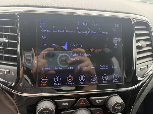 Used 2019 Jeep Grand Cherokee Altitude AWD/4WD image 20
