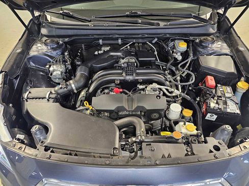 Used 2016 Subaru Outback 2.5i Limited AWD/4WD image 9