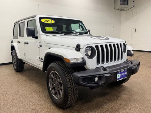 Used 2021 Jeep Wrangler Unlimited Sport AWD/4WD image 10