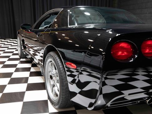 Used 2002 Chevrolet Corvette Z06 w/ Memory Pkg image 23