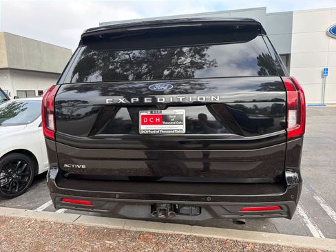 Certified 2025 Ford Expedition Active RWD image 5