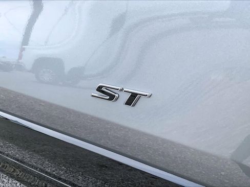 Used 2025 Buick Encore GX Sport Touring w/ Comfort Package image 10