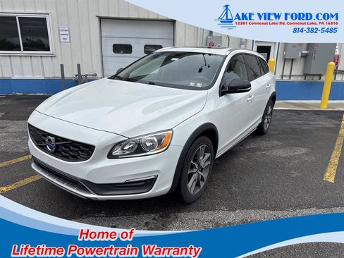 Used 2016 Volvo V60 T5 Cross Country AWD/4WD image 1