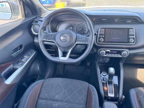 Used 2018 Nissan Kicks SR image 4