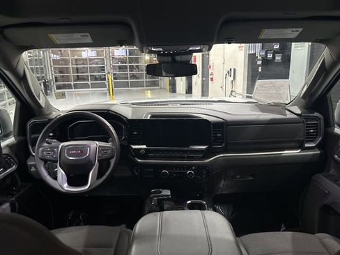 Used 2025 GMC Sierra 1500 Elevation image 33