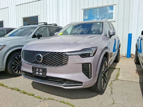 New 2026 Volvo XC90 B5 Plus w/ Protection Package Premier AWD/4WD image 3