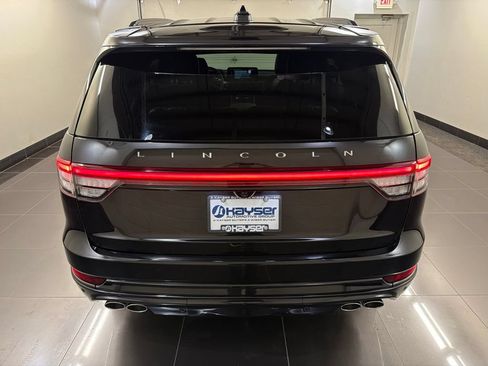 Certified 2025 Lincoln Aviator Reserve w/ Jet Appearance Package AWD/4WD image 5