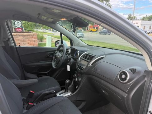 Used 2016 Chevrolet Trax LS FWD image 30