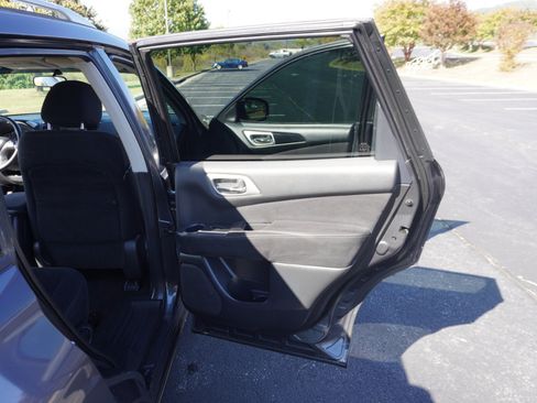 Used 2013 Nissan Pathfinder SV image 20