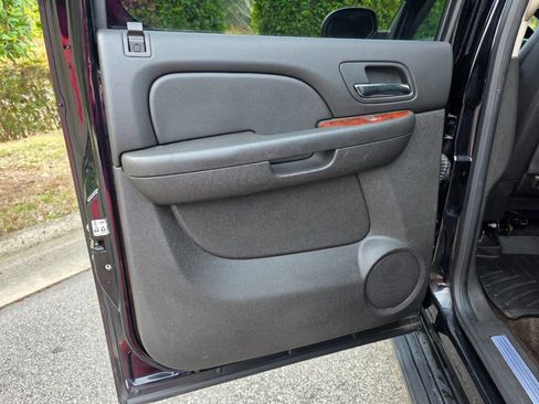 Used 2009 Chevrolet Avalanche LTZ image 29