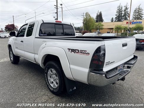 Used 2012 Toyota Tacoma 4x4 Access Cab V6 w/ TRD Off-Road Pkg image 5