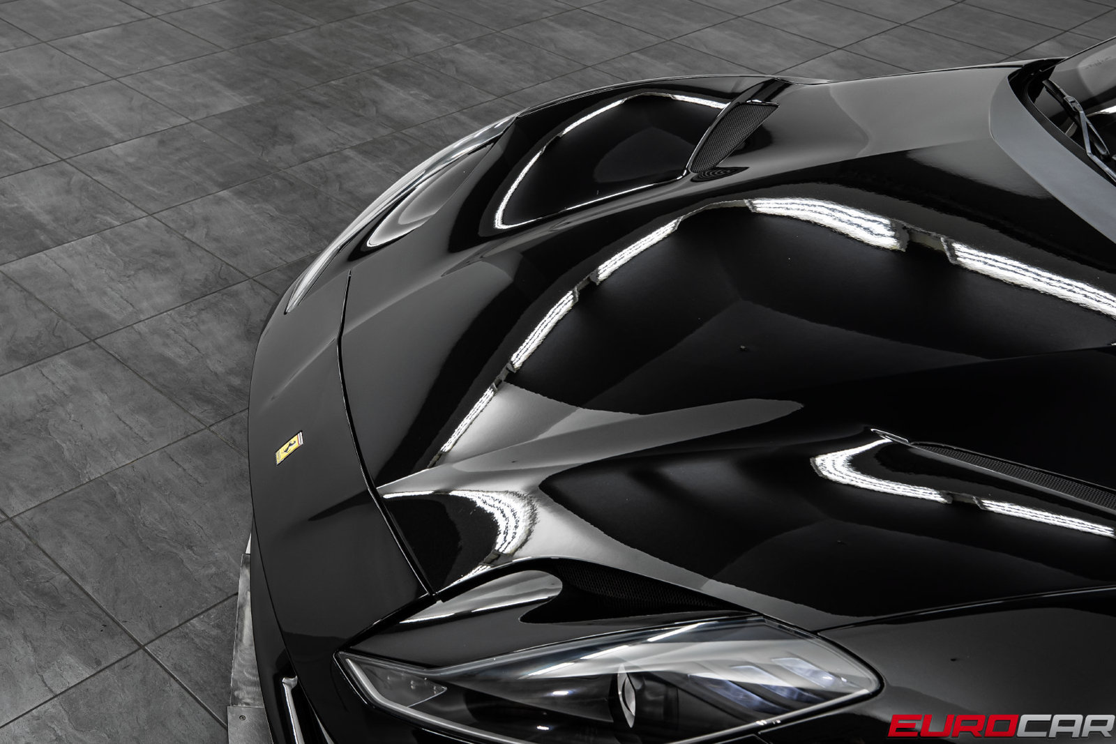 Used 2020 Ferrari 812 Superfast RWD image 9