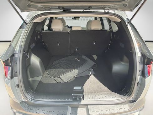 Used 2025 Hyundai Tucson SE image 23