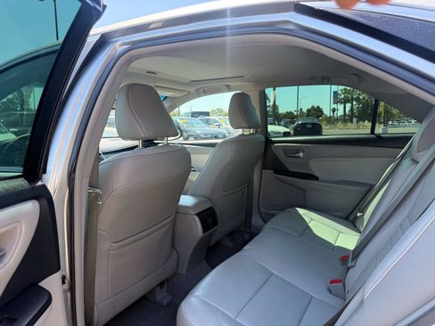 Used 2017 Toyota Camry XLE w/ Moonroof Package FWD image 11