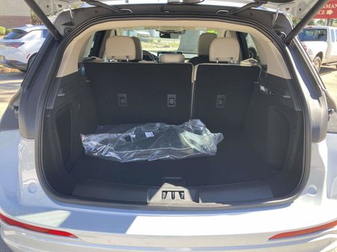 New 2026 Lincoln Corsair Premiere image 13