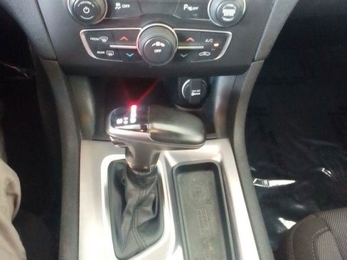 Used 2021 Dodge Charger SXT RWD image 11
