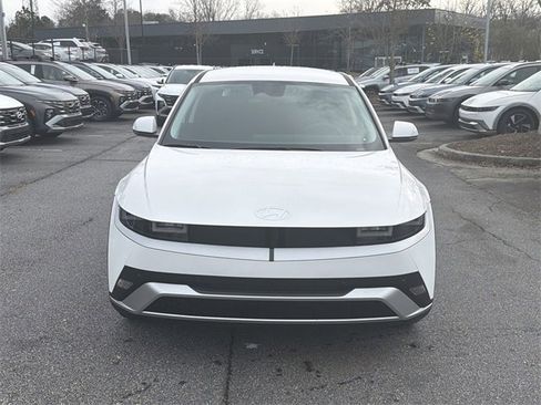 New 2026 Hyundai Ioniq 5 SE image 2