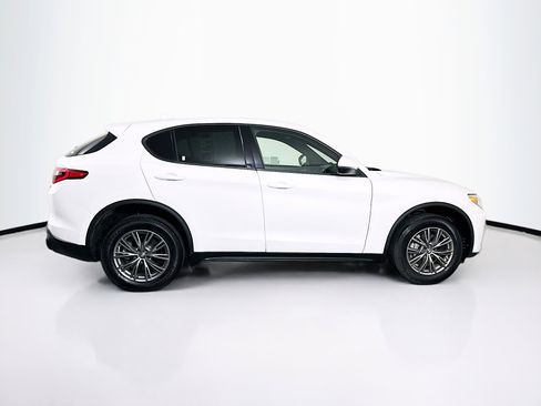 Used 2023 Alfa Romeo Stelvio Sprint image 10