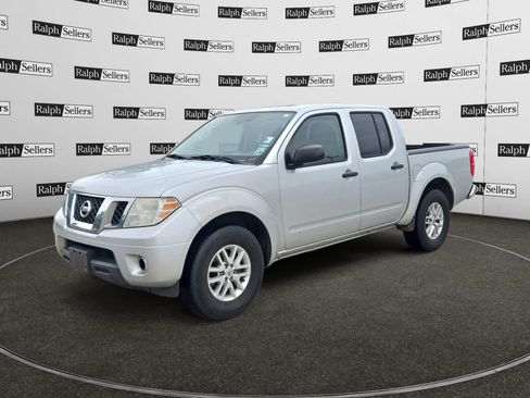 Used 2019 Nissan Frontier SV RWD image 2