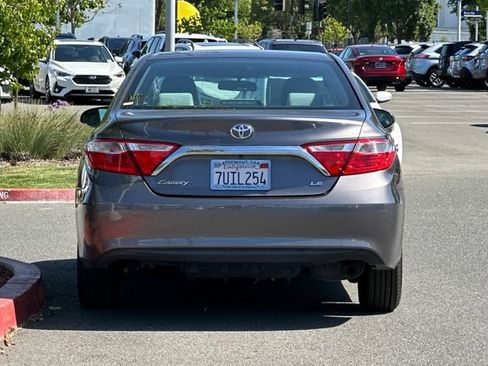 Used 2017 Toyota Camry LE FWD image 5