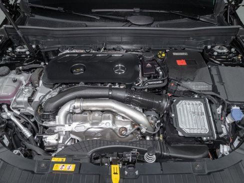 New 2025 Mercedes-Benz GLB 250 4MATIC image 21