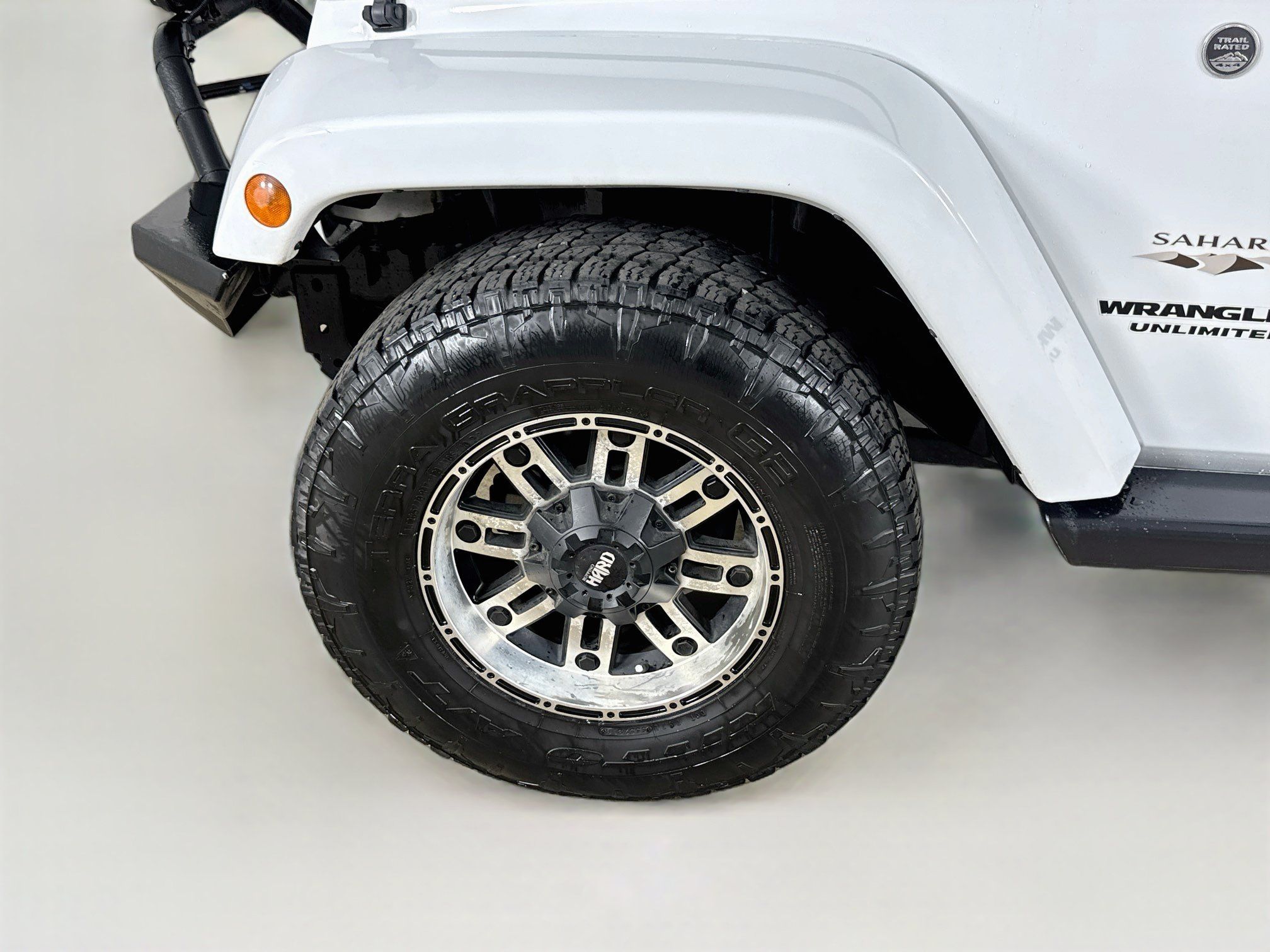 Used 2016 Jeep Wrangler Unlimited Sahara w/ Dual Top Group AWD/4WD image 26