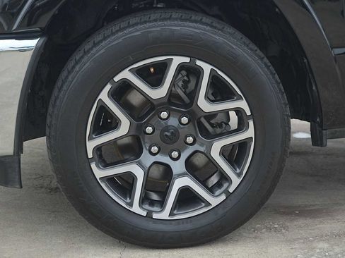 Used 2025 RAM 1500 Laramie AWD/4WD image 7