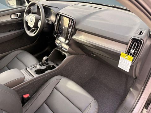 Certified 2026 Volvo XC40 B5 Core w/ Climate Package AWD/4WD image 28
