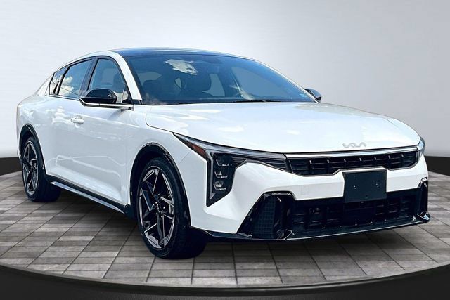 Certified 2025 Kia K4 GT-Line w/ GT-Line Premium Package FWD image 3