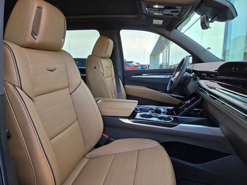 New 2026 Cadillac Escalade ESV Luxury image 29