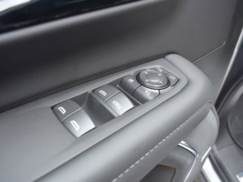 New 2026 Chevrolet Suburban LT AWD/4WD image 12