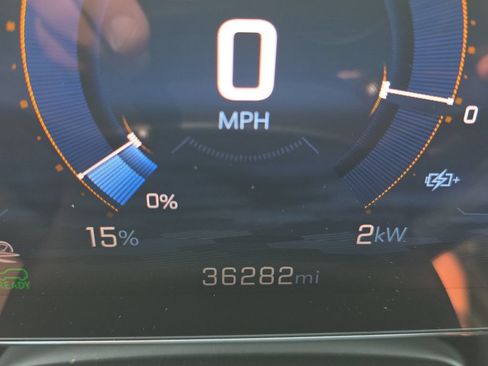Used 2025 Chevrolet Equinox EV RS FWD image 22