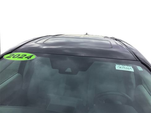 Used 2024 Toyota Sienna XLE image 12